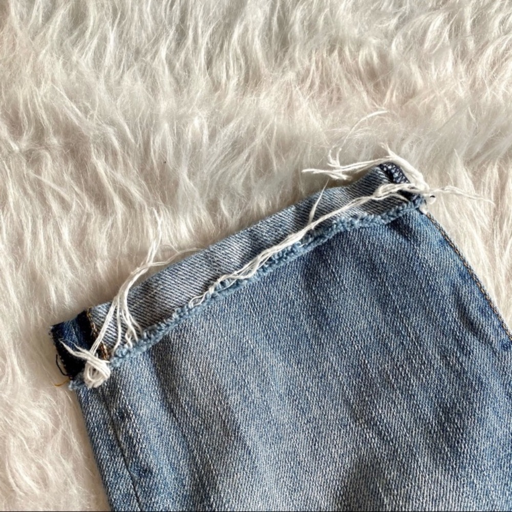 Abercrombie & Fitch long Bermuda
jean shorts distressed size 2 or 26 - Picture 4 of 6